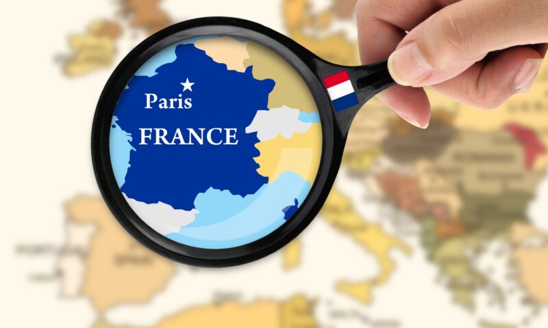 Franța investighează sute de acuzații de abuz în școli. Parisul, în centrul unui scandal care zguduie educația