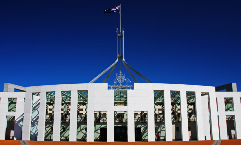 Banii milionarilor schimbă politica din Australia. Valul Trump câștigă teren