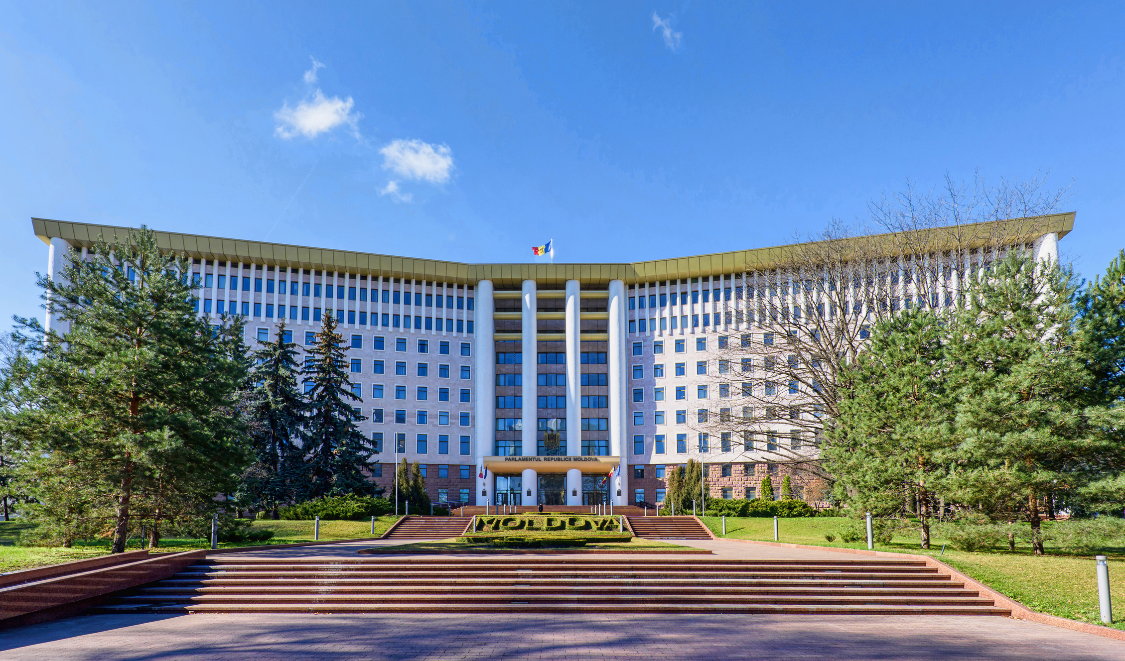 Parlamentul Republicii Moldova restricționează folosirea limbii ruse în plen