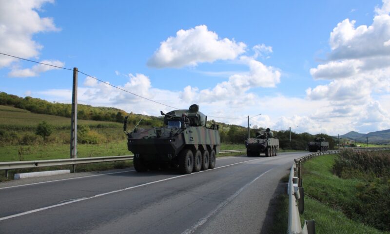 Accident cu trei transportoare Piranha 5 în Sălaj. Mai mulți militari au ajuns la spital