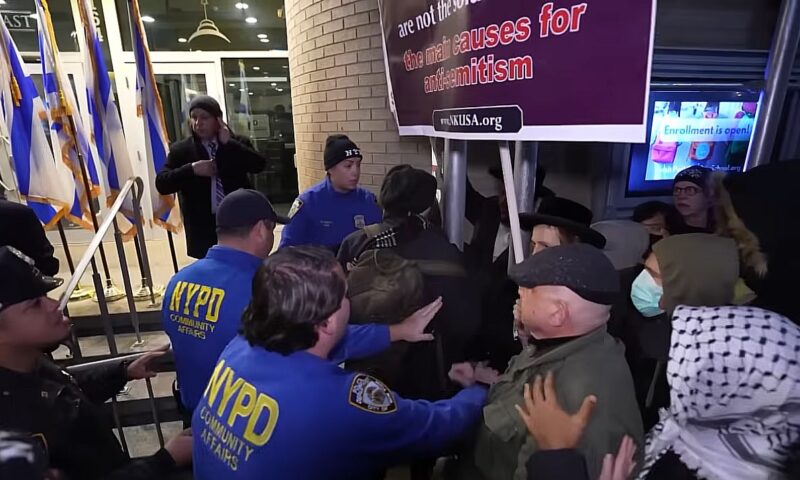 Proteste anti-Israel la New York: tensiuni și incidente în apropierea unei sinagogi istorice din Manhattan