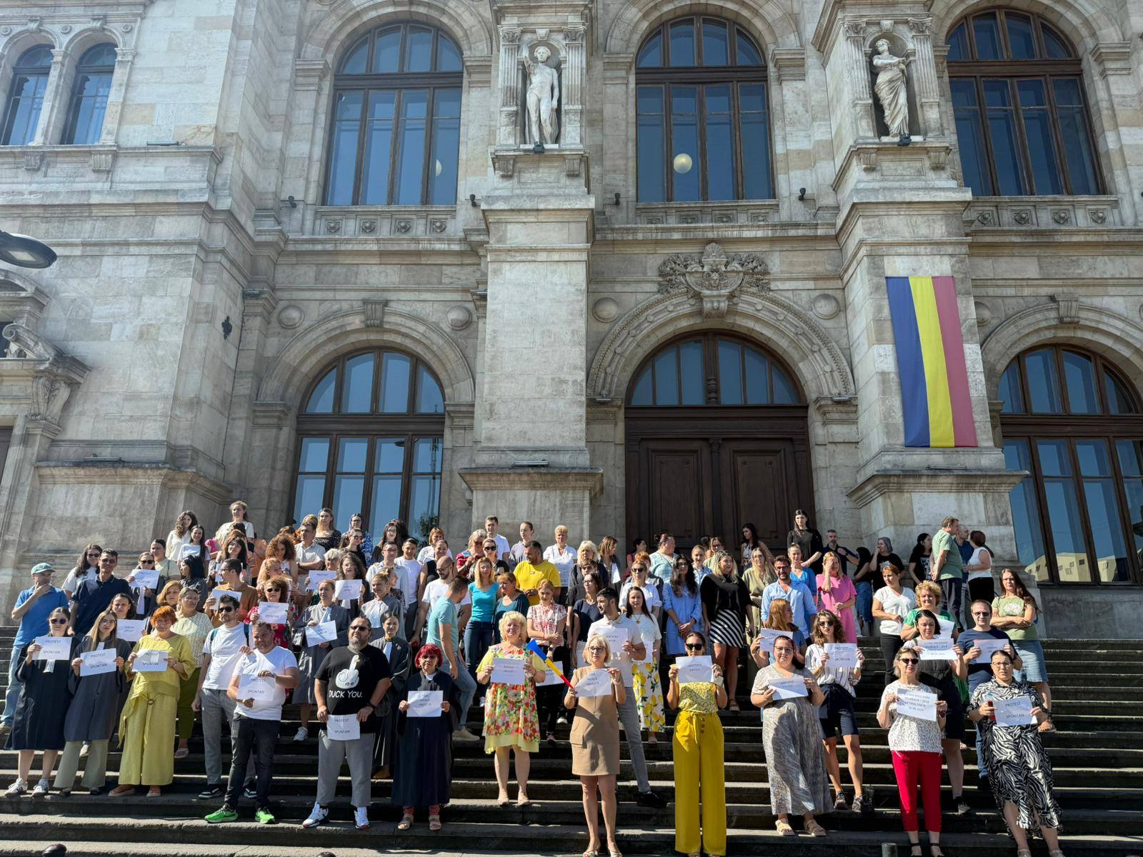 Proteste în instanțe și parchete după nemulțumirile legate de legea salarizării. Grefierii anunță suspendarea activității