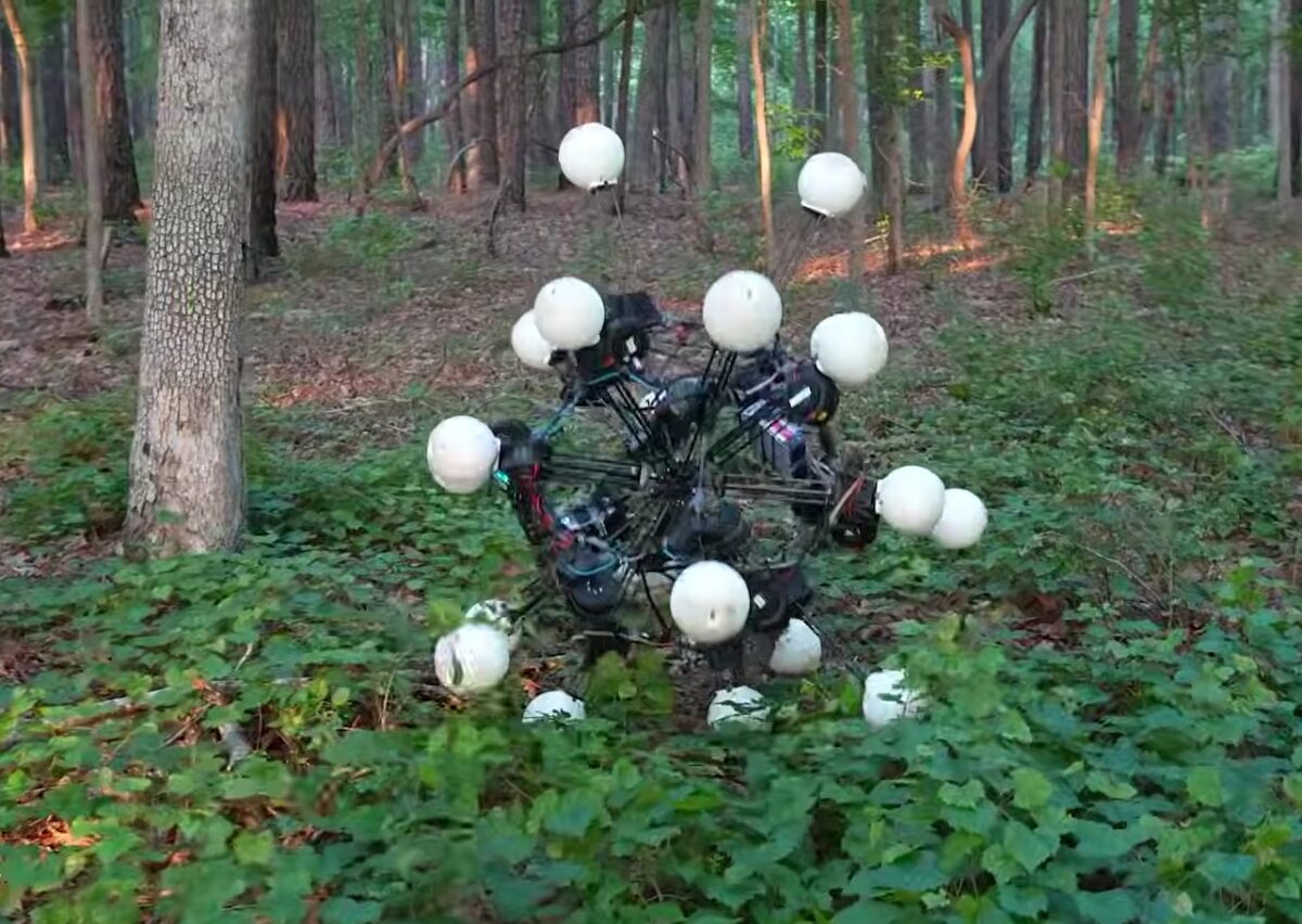 Robotul Argus, mașinăria imposibilă creată în SUA. Se mișcă în orice direcție și nu se oprește nici după avarii majore