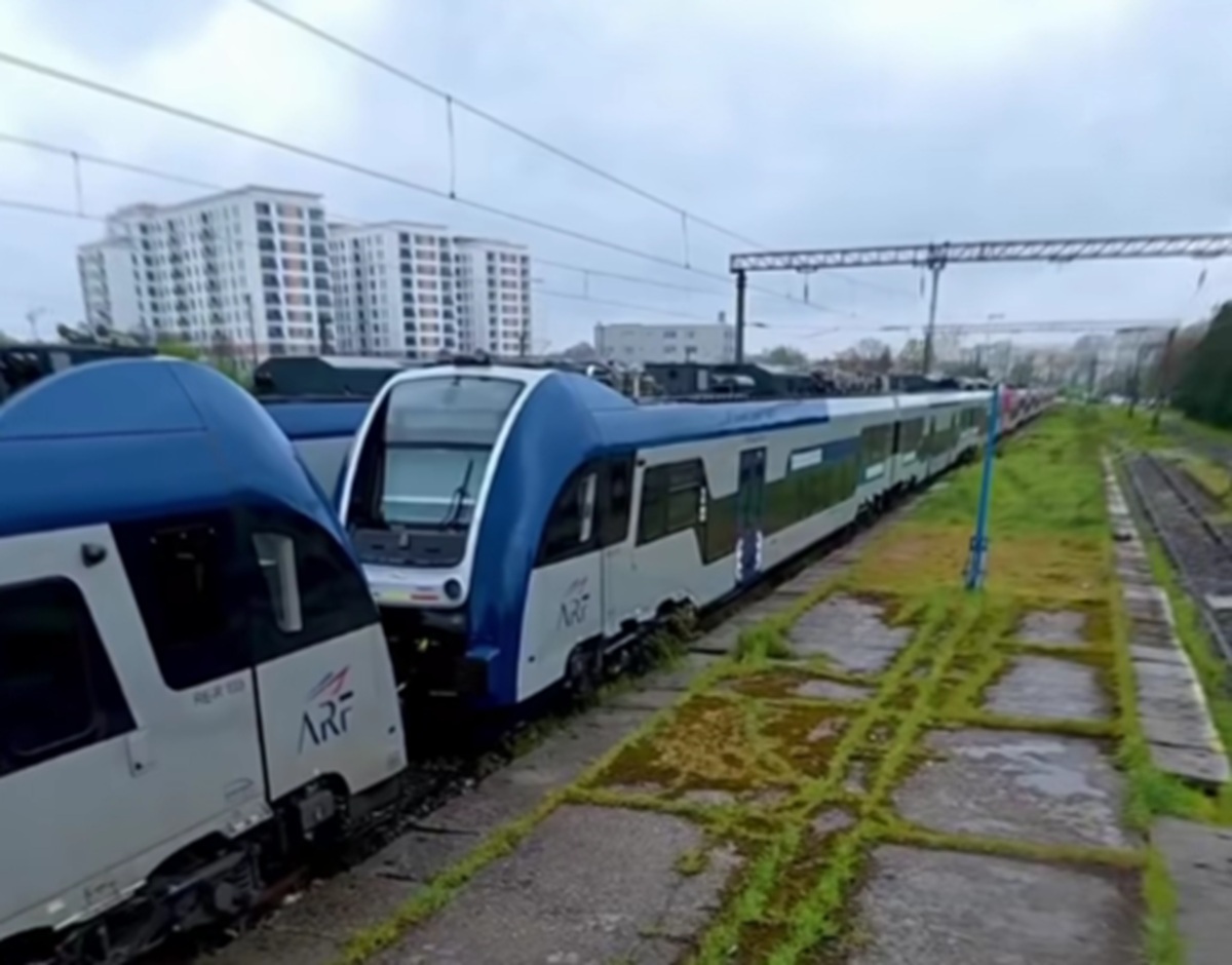 Trenuri PESA