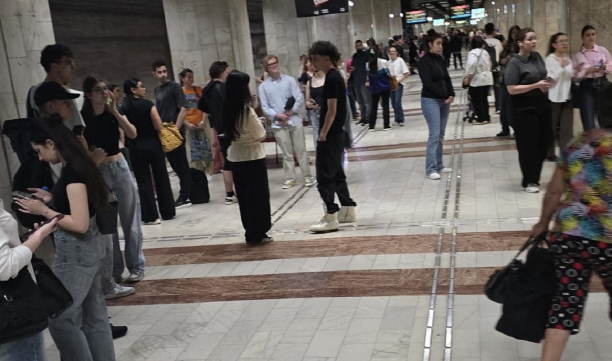 Circulație dată peste cap pe Magistrala M3. S-a produs haos la metrou