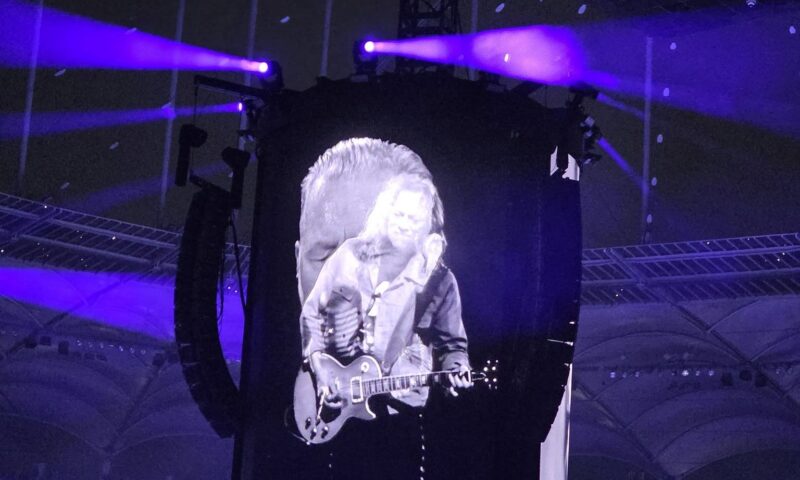 „Mergeți la pensie!”: Val de critici dure după concertul Metallica de la Arena Națională