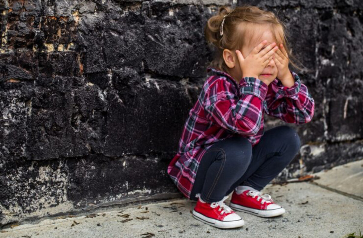 Anchetă la o creșă din Cluj. O educatoare, acuzată că ar fi bătut, amenințat și jignit copiii