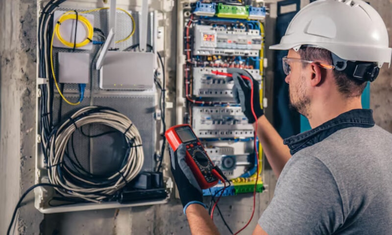 Cum trebuie pregătită instalația electrică înainte de montarea unui aer condiționat. Sfaturile unui electrician