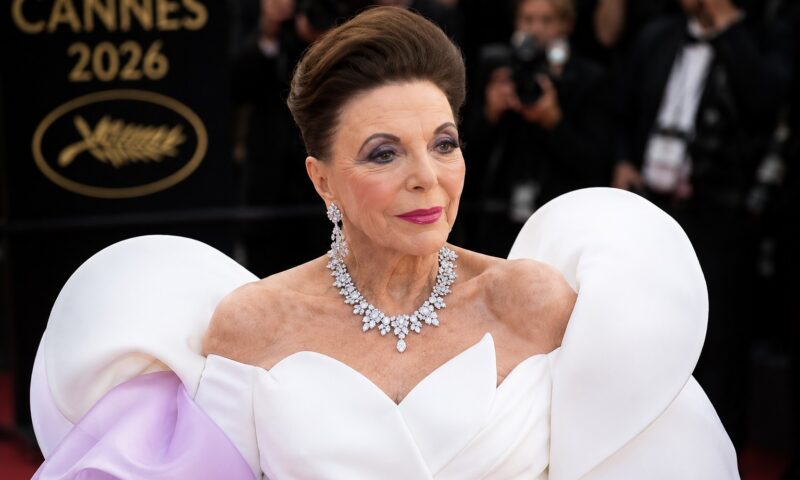 Cum reușește Joan Collins să se mențină activă la 92 de ani. Respectă cu strictețe câteva reguli