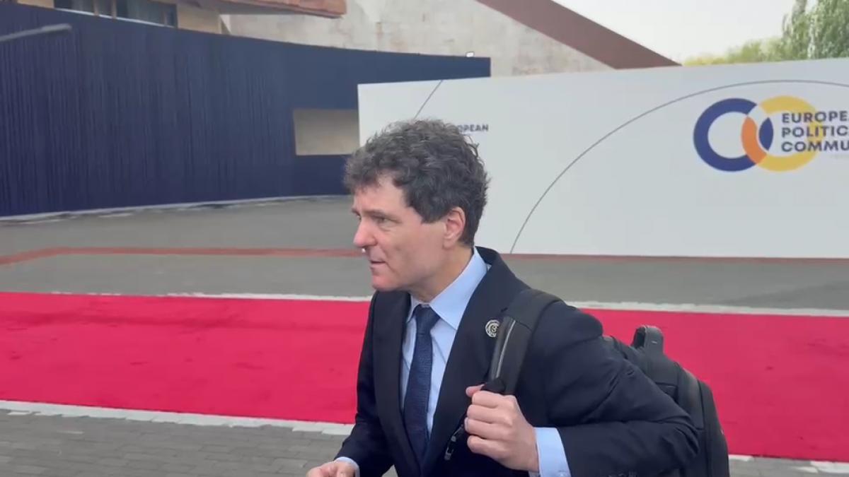 Misterul rucsacului lui Nicușor Dan. Robert Turcescu: Unde s-a mai văzut așa ceva?