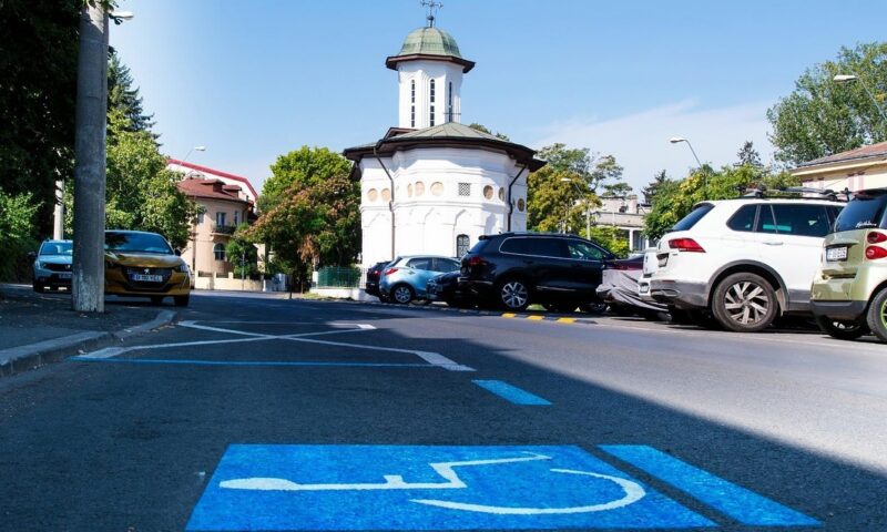 Sistemul de parcare din Capitală, modificat. Cine mai parchează gratuit de la 1 mai