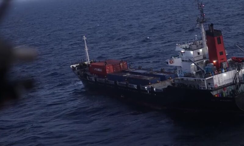 Marina SUA a deschis focul asupra unei nave din Iran ce încerca să spargă blocada din Strâmtoarea Ormuz