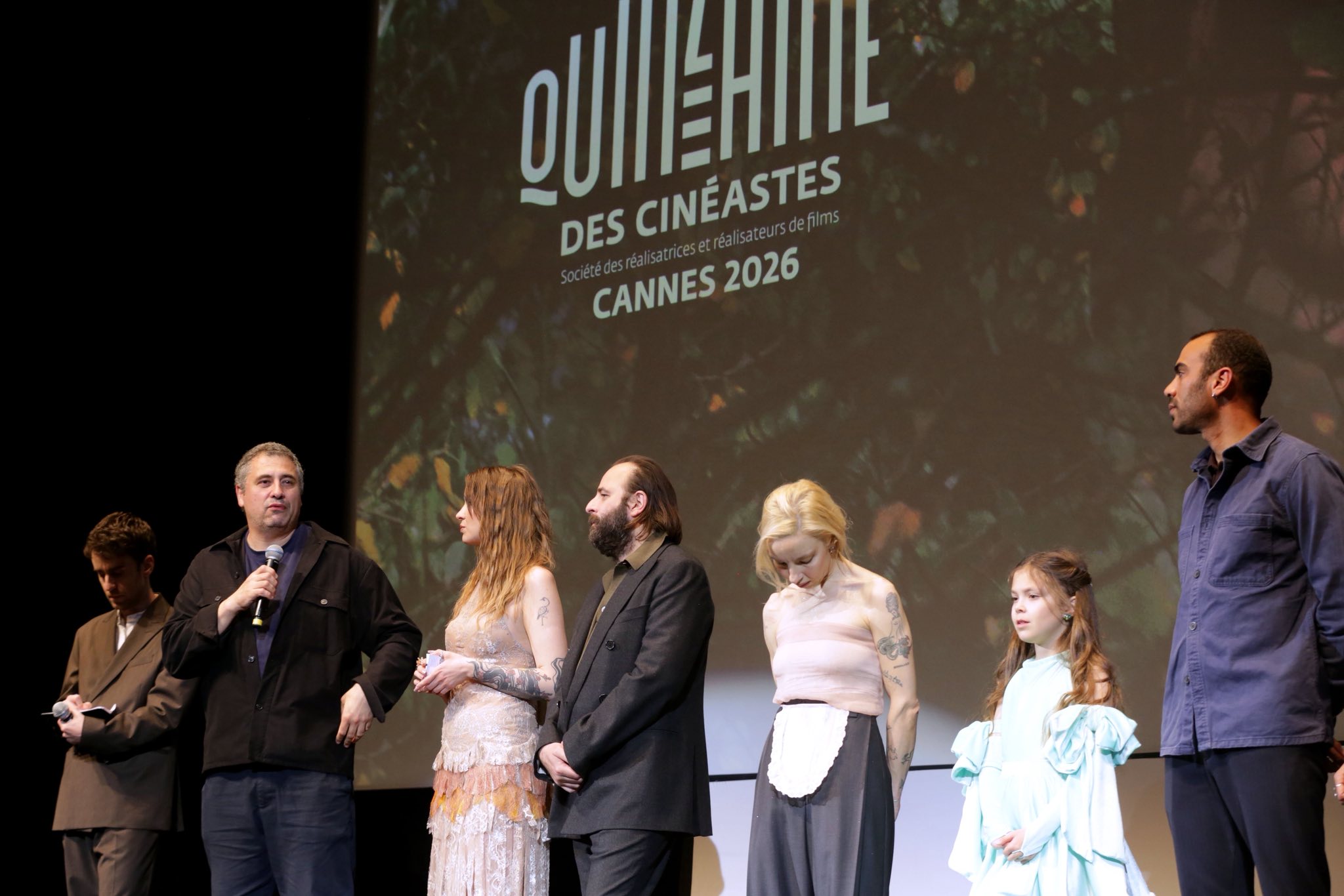 „Jurnalul unei cameriste”, noul film semnat de Radu Jude, a fost primit cu aplauze la premiera de la Cannes