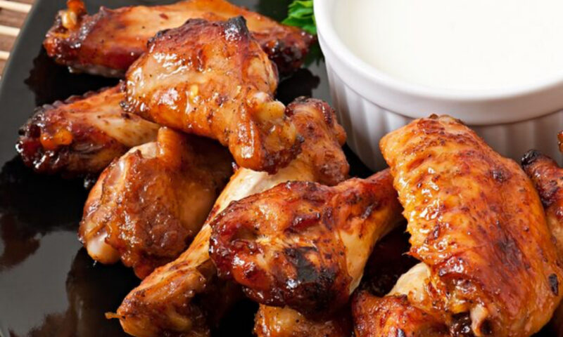Pui la ceaun pregătit ca odinioară. Ingredientele care îi dau aroma perfectă