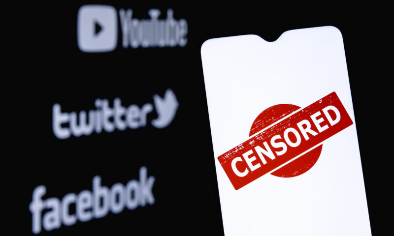 Rusia a oprit temporar internetul mobil înainte de parada de Ziua Victoriei