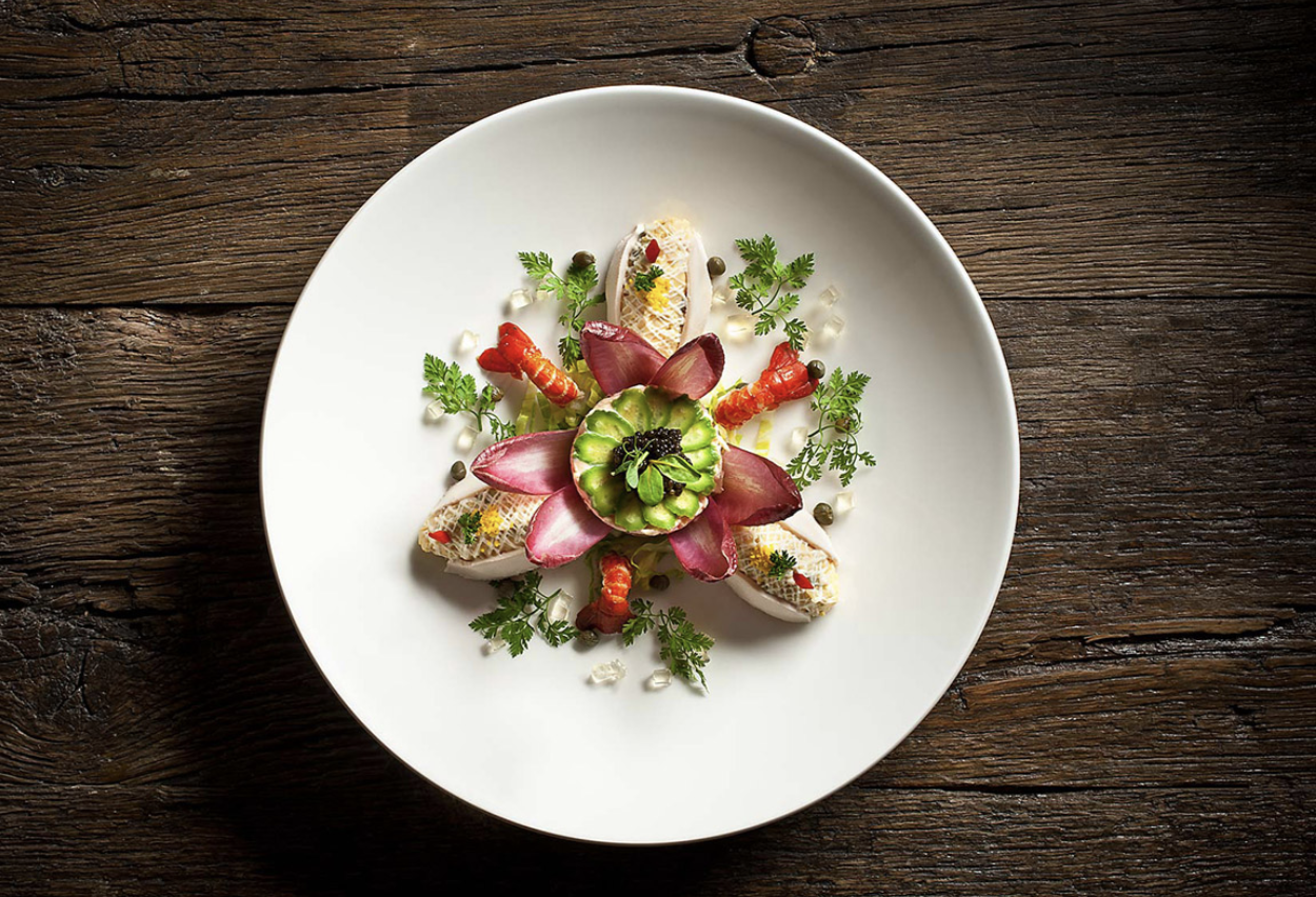 Cu ouă de prepeliță, cozi de rac și caviar, această salată Olivier a fost creată de cafeneaua Pușkin din New York