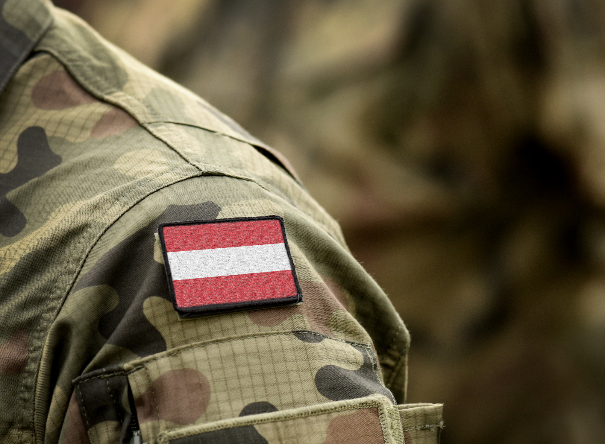 Austria schimbă regulile din armată: bărbații vor putea purta coc sau coadă de cal