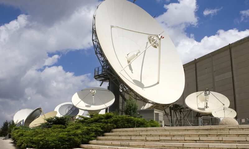 UE pregătește restricții pentru giganții americani din spațiu. Bruxellesul vrea control european asupra frecvențelor satelit