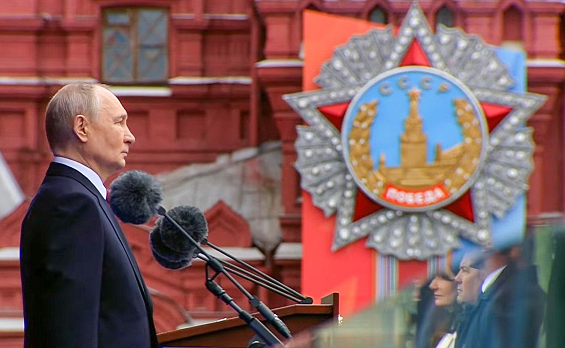 Vladimir Putin, la parada de 9 mai din Moscova. Mesaje despre război și armament. Imagini din Piața Roșie