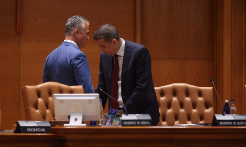 Culisele discuțiilor purtate în timpul ședinței decisive din Parlament. Ce i-ar fi spus Grindeanu lui Becali
