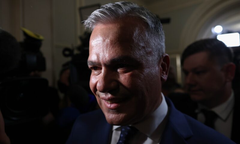 Veștea a plecat din ședința PNL pentru o apariție TV: „Nu îmi depun mandatul. Nu trădez”
