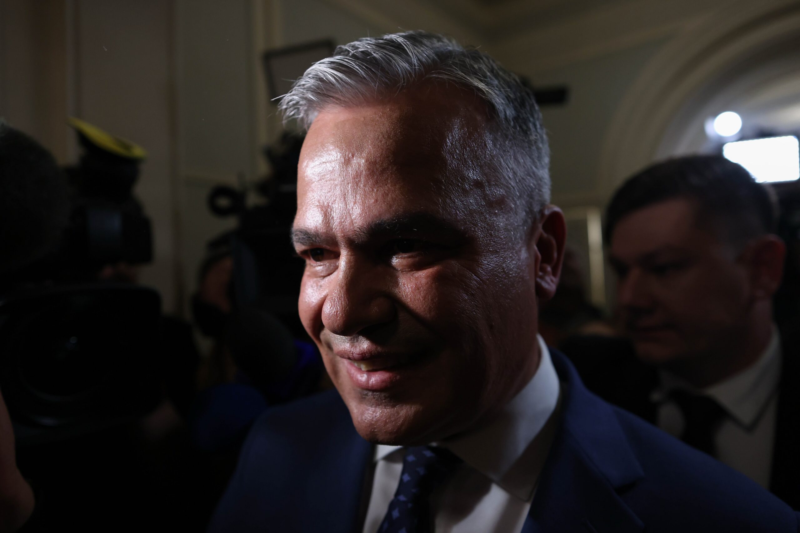 Veștea a plecat din ședința PNL pentru o apariție TV: „Nu îmi depun mandatul. Nu trădez”