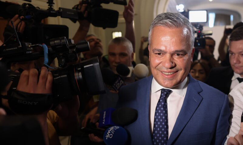 Sprijin suplimentar pentru Guvernul Veștea. Două grupuri parlamentare au anunțat că votează „pentru”