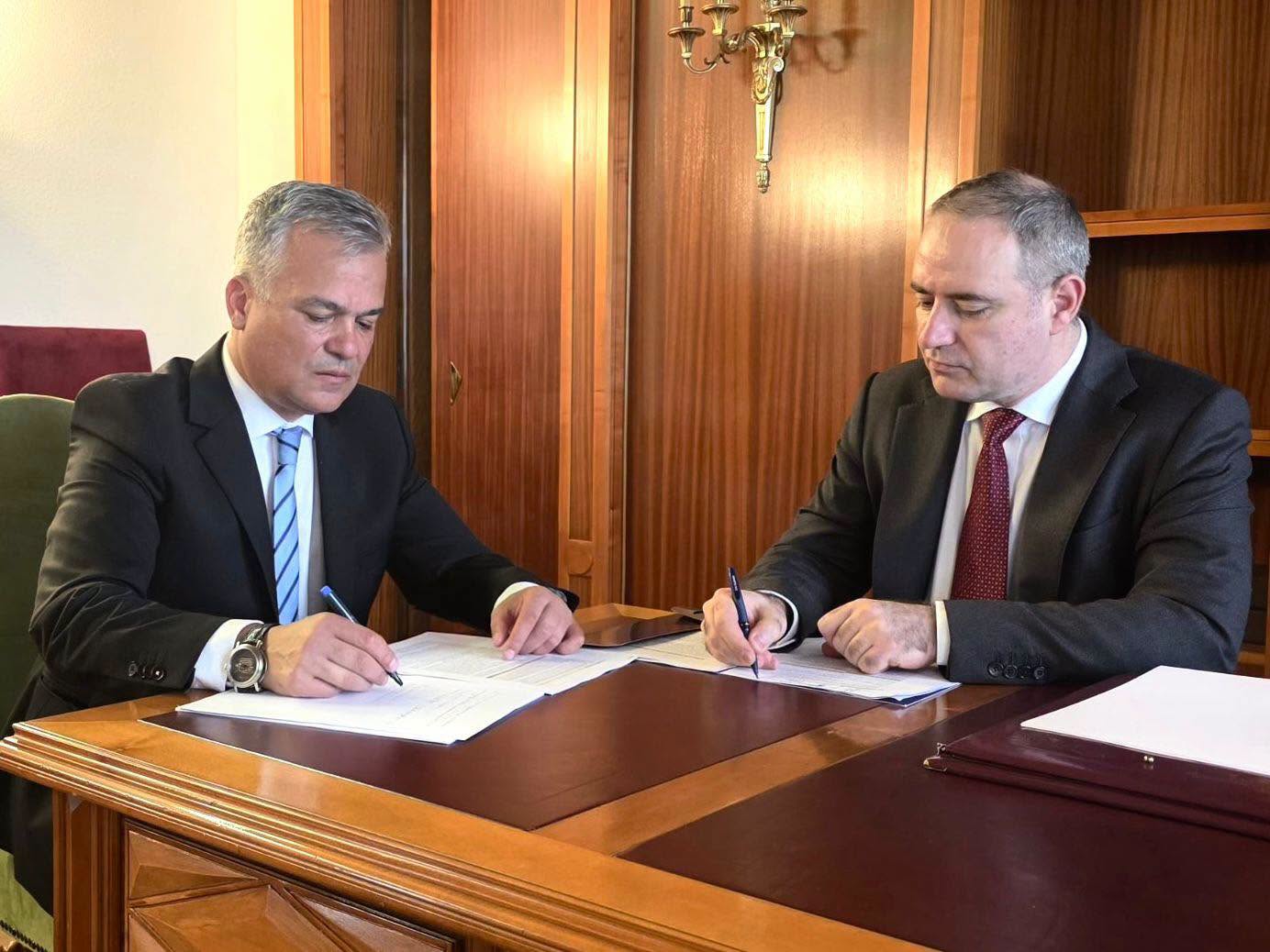 Adrian Veștea avertizează că prelungirea crizei politice poate arunca România în categoria junk. Ce planuri are premierul desemnat