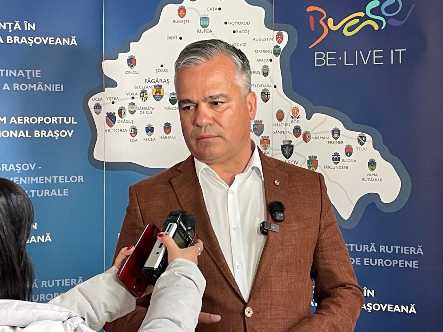 AUR atacă desemnarea lui Adrian Veștea pentru funcția de premier: „Un paravan pentru guvernul lui Nicușor Dan”