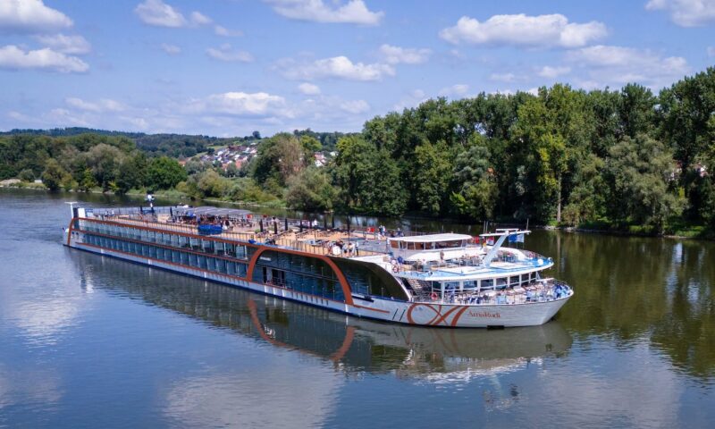 Cea mai mare navă de croazieră fluvială din Europa va naviga pe Dunăre. Ce facilități vor avea pasagerii