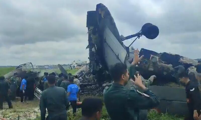 Accident aviatic la o bază militară din India. Cinci persoane au murit