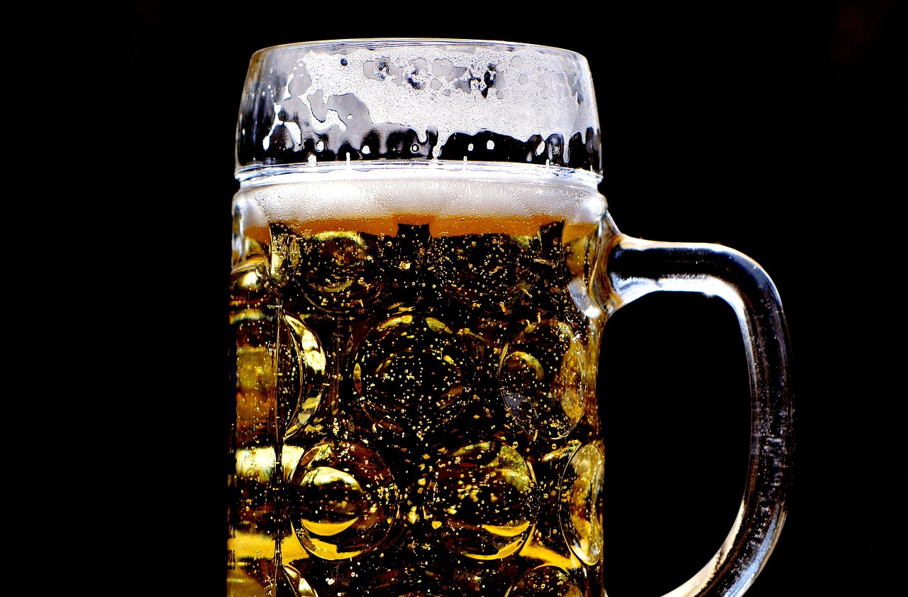 Cât va costa berea la Oktoberfest 2026. Organizatorii au publicat noile prețuri