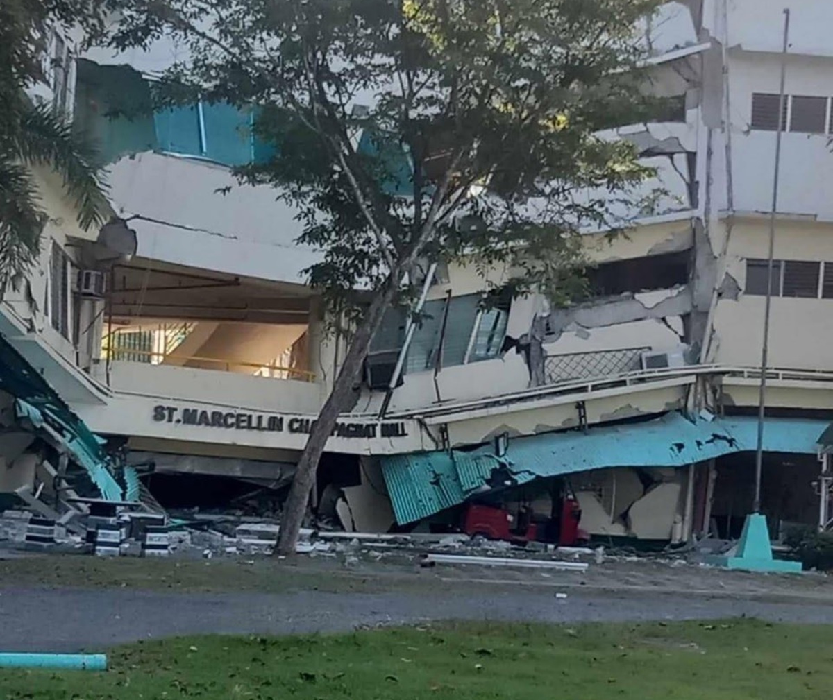 Alerta de tsunami a fost anulată în Filipine. Cel puțin 32 de persoane au murit după cutremur