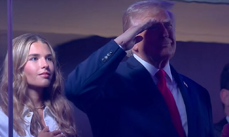 Donald Trump, la finala NBA de la New York. Reacții mixte la apariția sa în Madison Square Garden