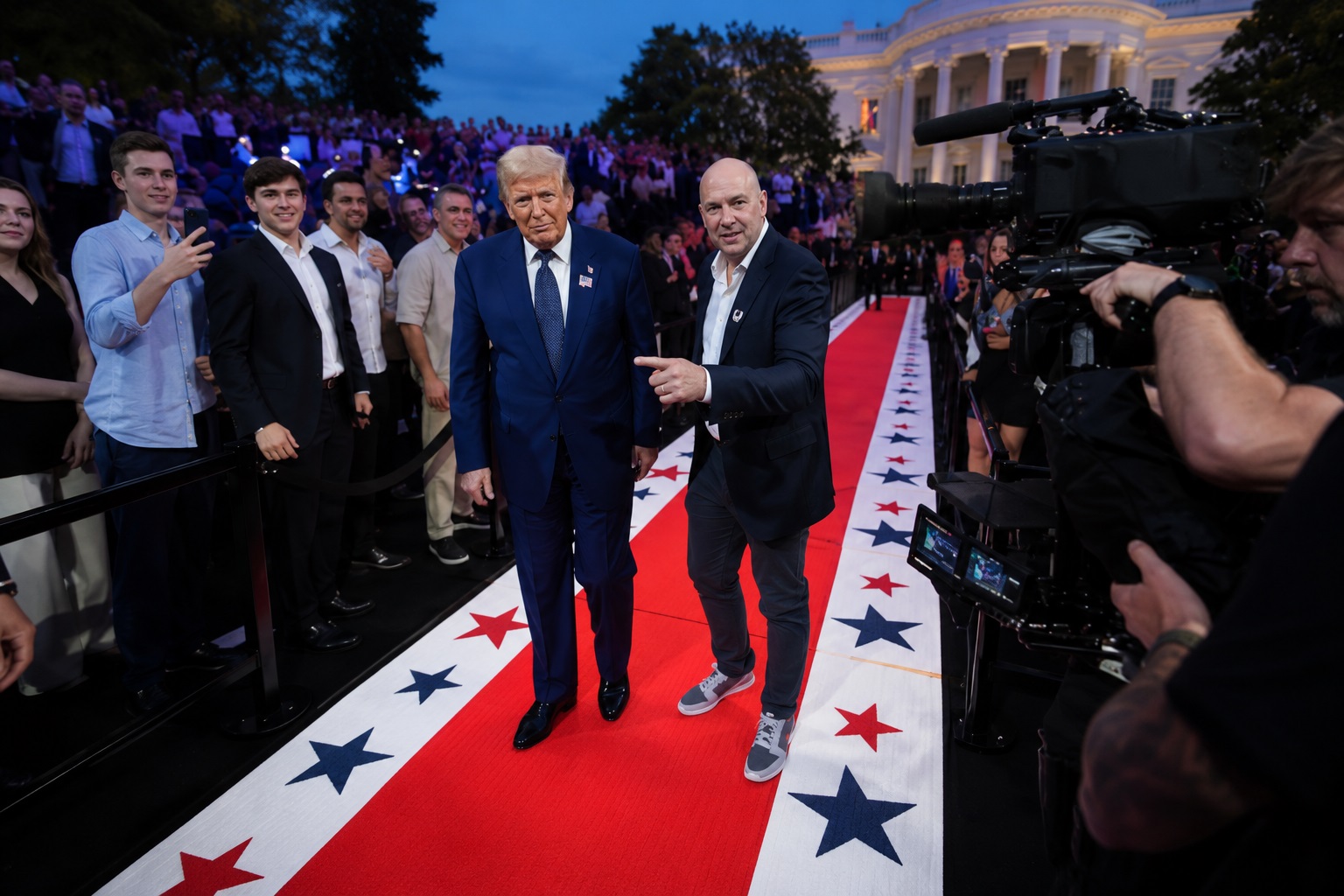 Cu cine a povestit Trump la UFC Freedom 250, gală cu cinci meciuri încheiate prin knockout