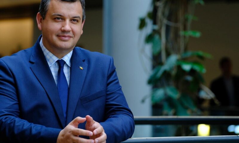 Eugen Tomac finalizează echipa guvernamentală. Mai multe ministere importante au încă titularii în așteptare