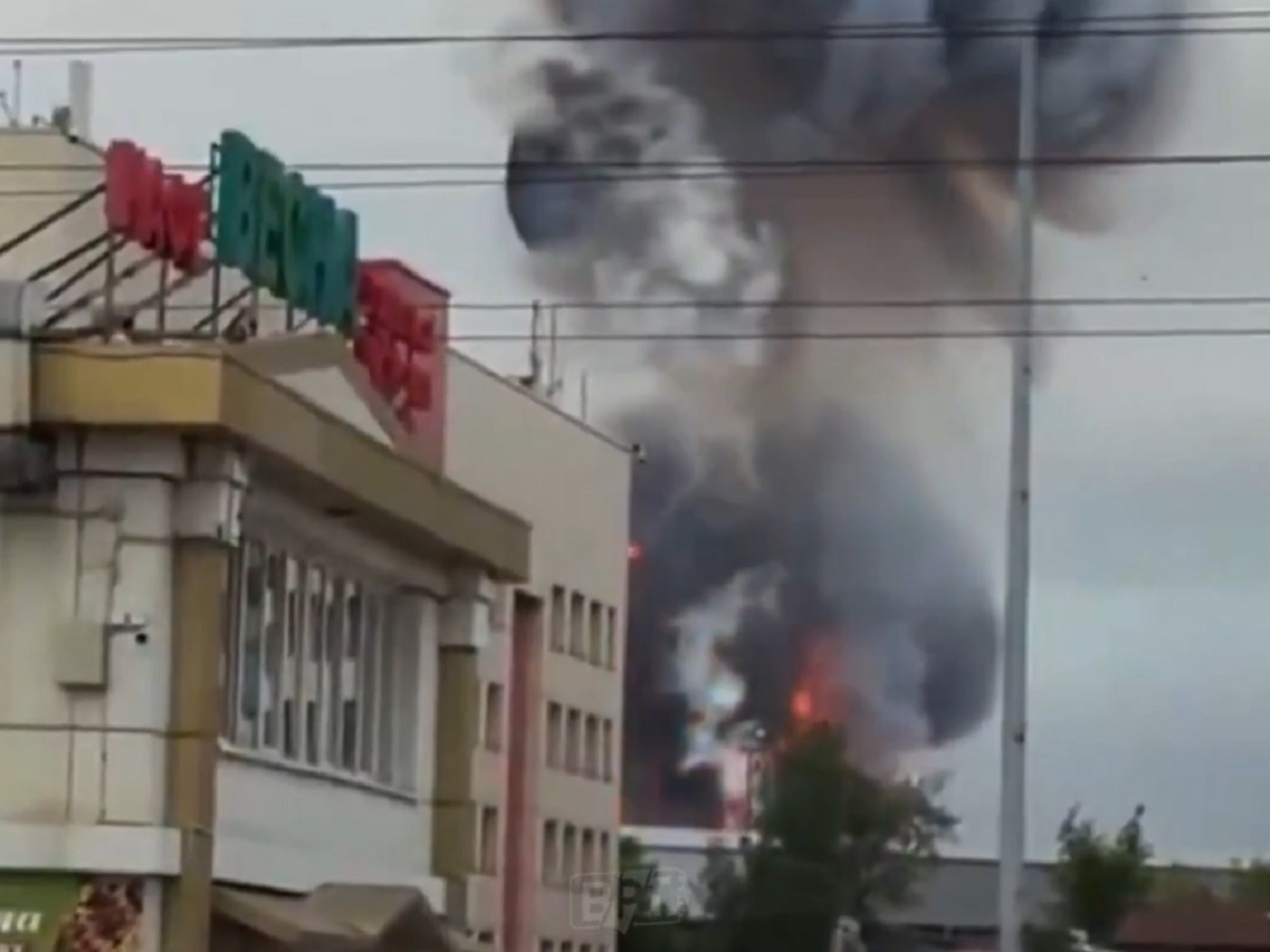 Rafinăria din Moscova, atacată pentru a doua oară într-o săptămână. Explozii au fost raportate și la Kiev