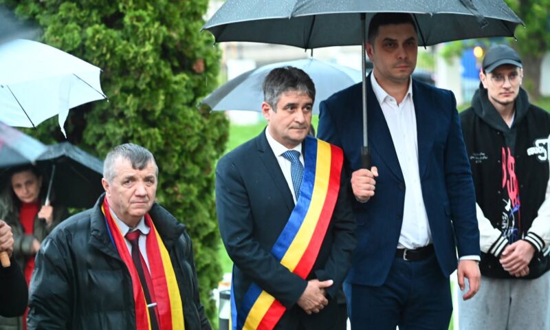 Primarul din Alba Iulia a fost reclamat la DNA. Acuzațiile care i se aduc