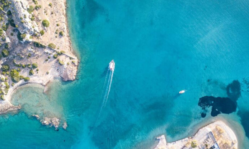 Paradisul ascuns în inima Greciei. Insula în care timpul stă pe loc, magnet pentru turiști