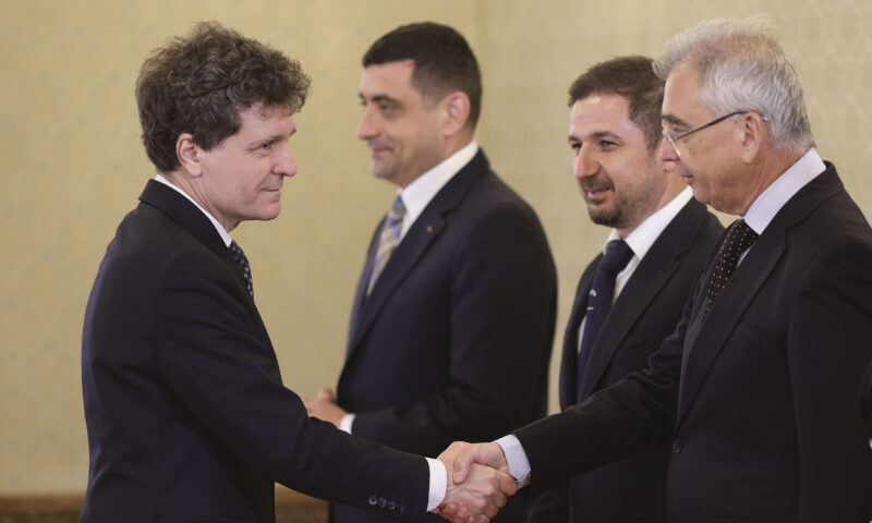 Consultări la Cotroceni. Grindeanu: PSD își asumă guvernarea, inclusiv premierul. Simion: Fără AUR nu se poate. Live Text