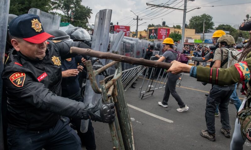 Violențe la debutul Cupei Mondiale 2026 din Mexic. Protestatarii s-au confruntat cu forțele de ordine lângă Estadio Azteca