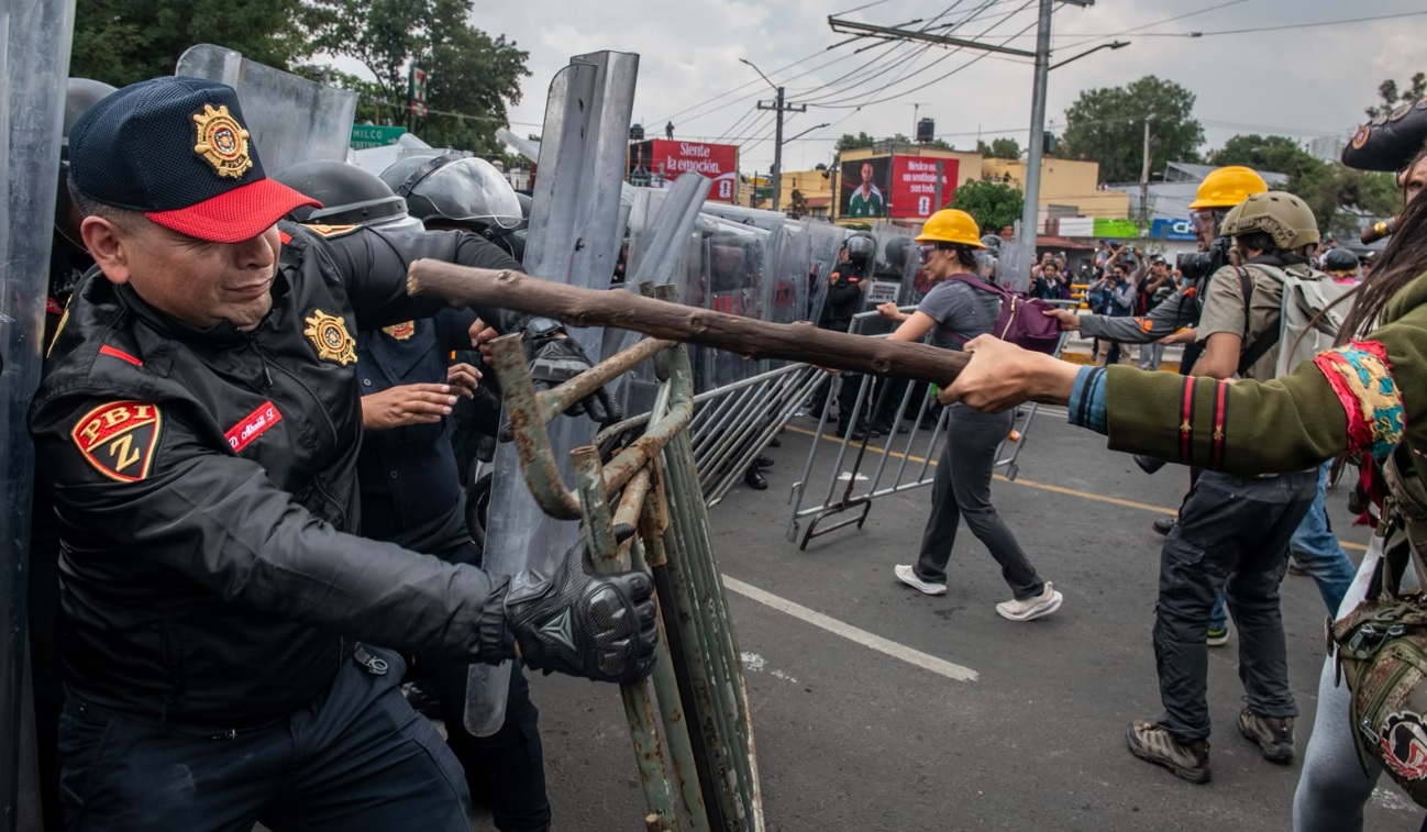 Violențe la debutul Cupei Mondiale 2026 din Mexic. Protestatarii s-au confruntat cu forțele de ordine lângă Estadio Azteca
