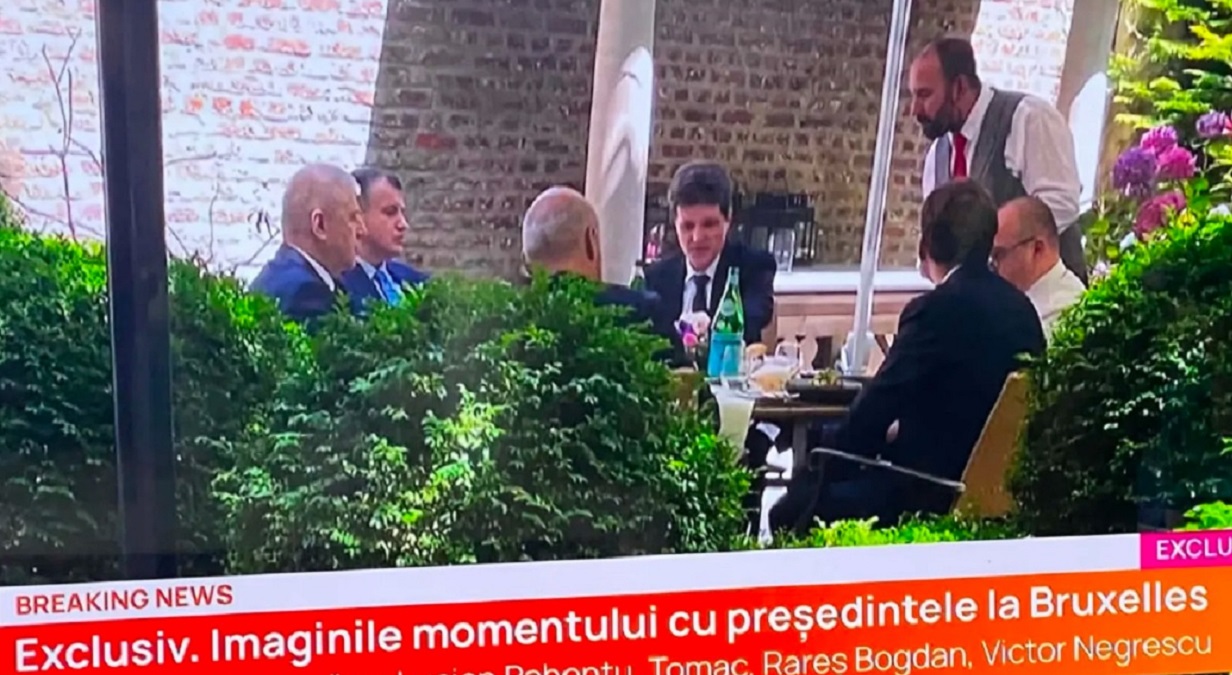 Nicușor Dan, surprins la Bruxelles alături mai mulți politicieni