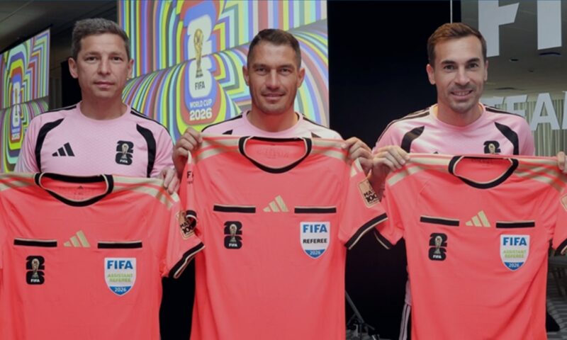 Istvan Kovacs arbitrează partida cu numărul 1.000 din istoria Cupei Mondiale