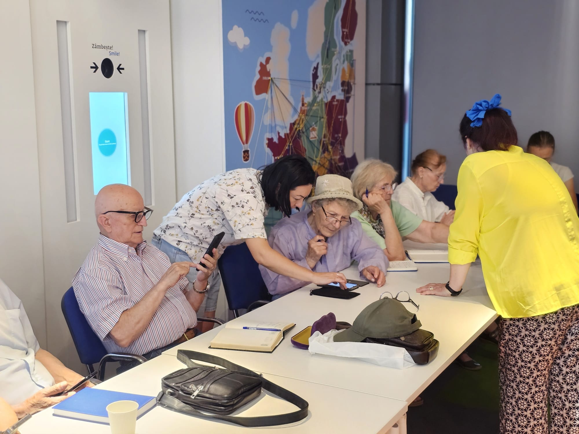 Cursuri digitale gratuite. Ce este „Lumea Digitală pentru Seniori”