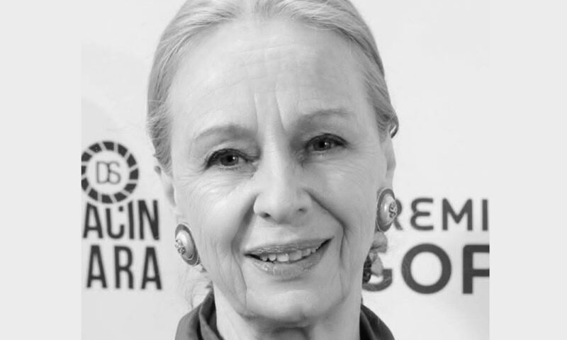 Manuela Cernat sub ploaie