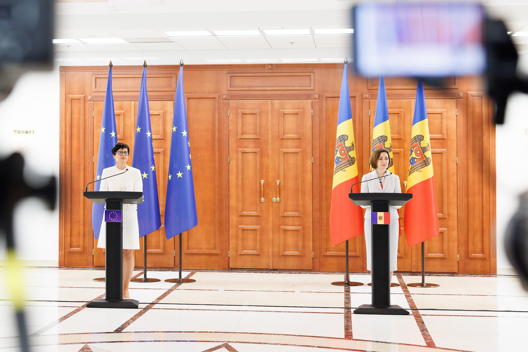 Marta Kos și Maia Sandu