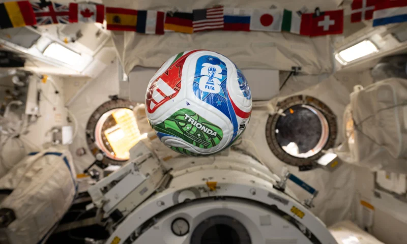 Mingea de la Cupa Mondială a ajuns în spațiu. Moment inedit pe Stația Spațială Internațională, surprins de NASA