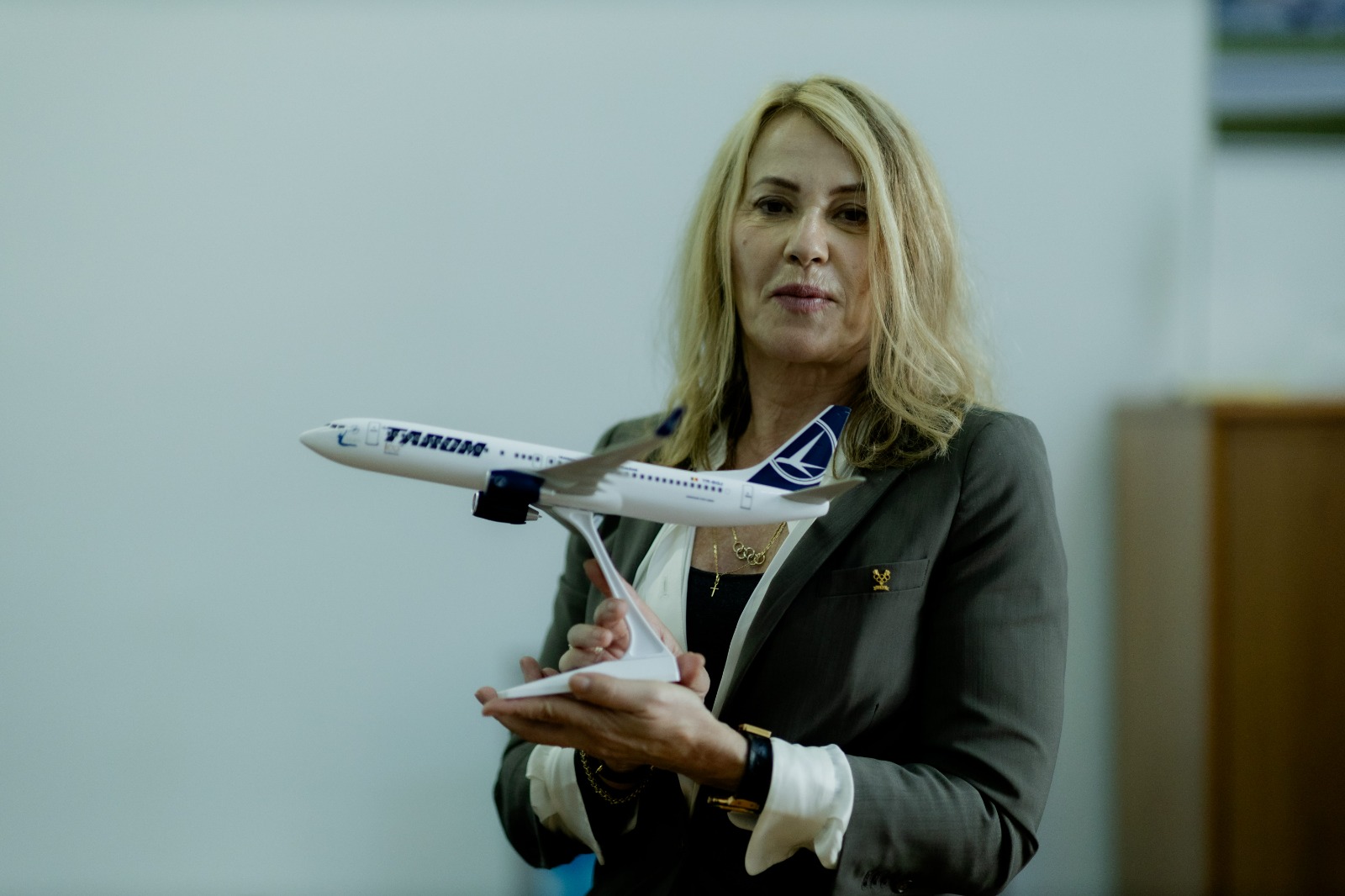Moment istoric pentru sportul românesc, celebrat la înălțime. TAROM dedică zborurile RO10 și RO50 Nadiei Comăneci