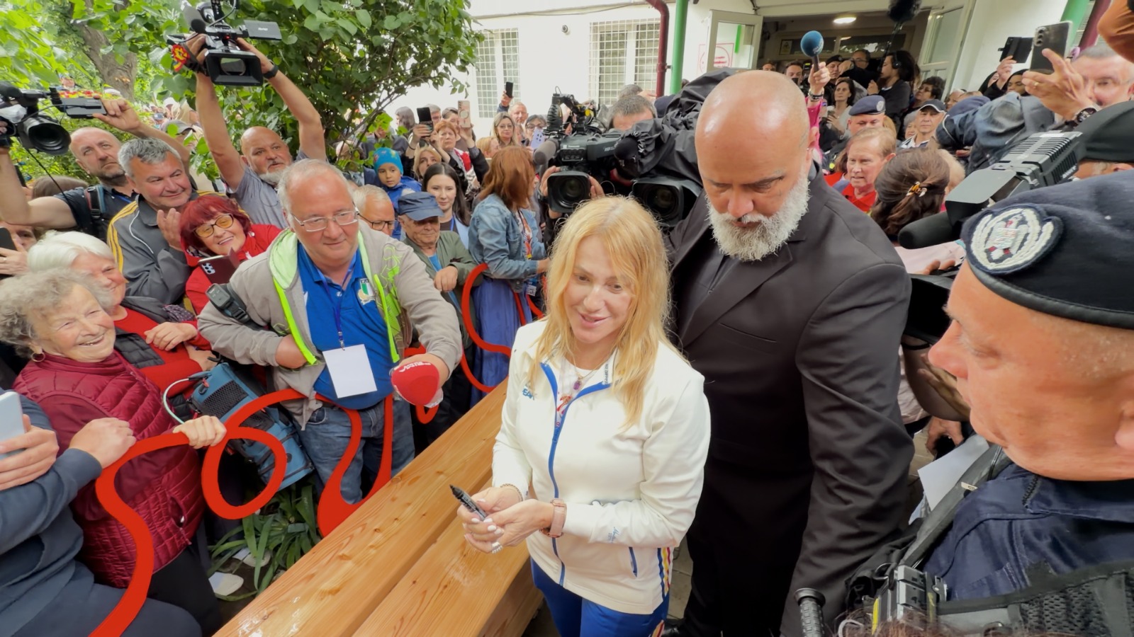 Onești a inaugurat „Drumul Perfecțiunii”, traseul dedicat poveștii Nadiei Comăneci
